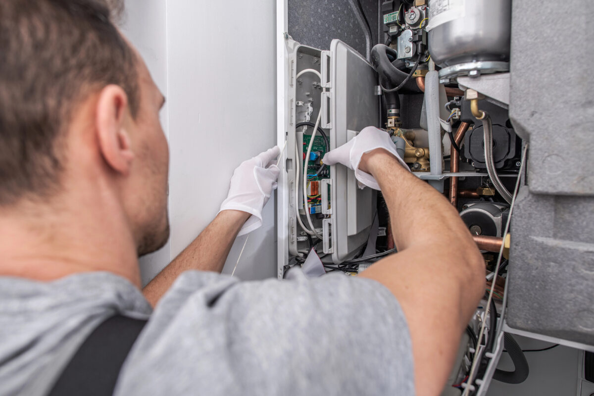 Service og vedlikehold av elektriske anlegg av KLB Montering